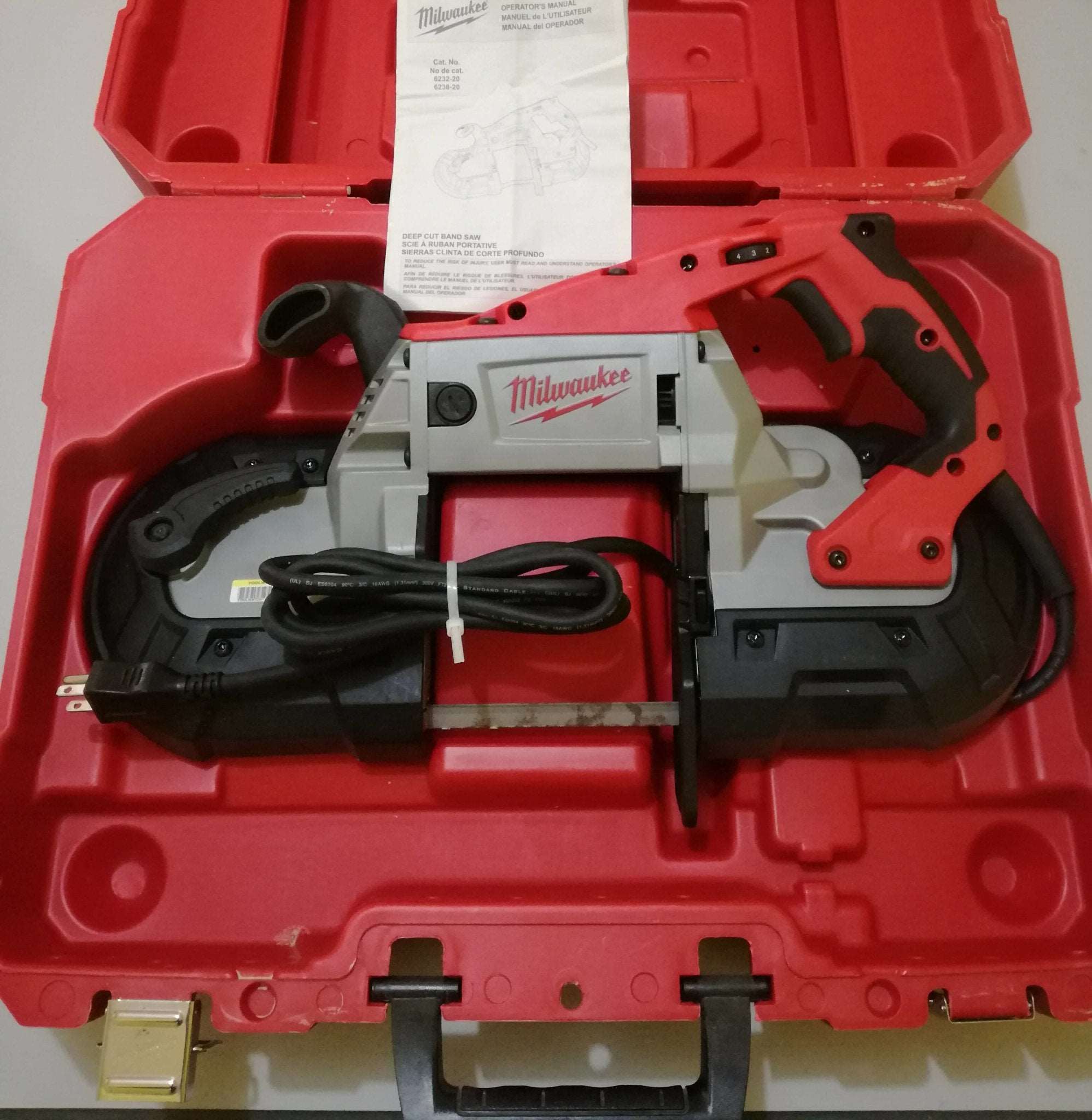 Sierra de cinta con cable Milwaukee 115V