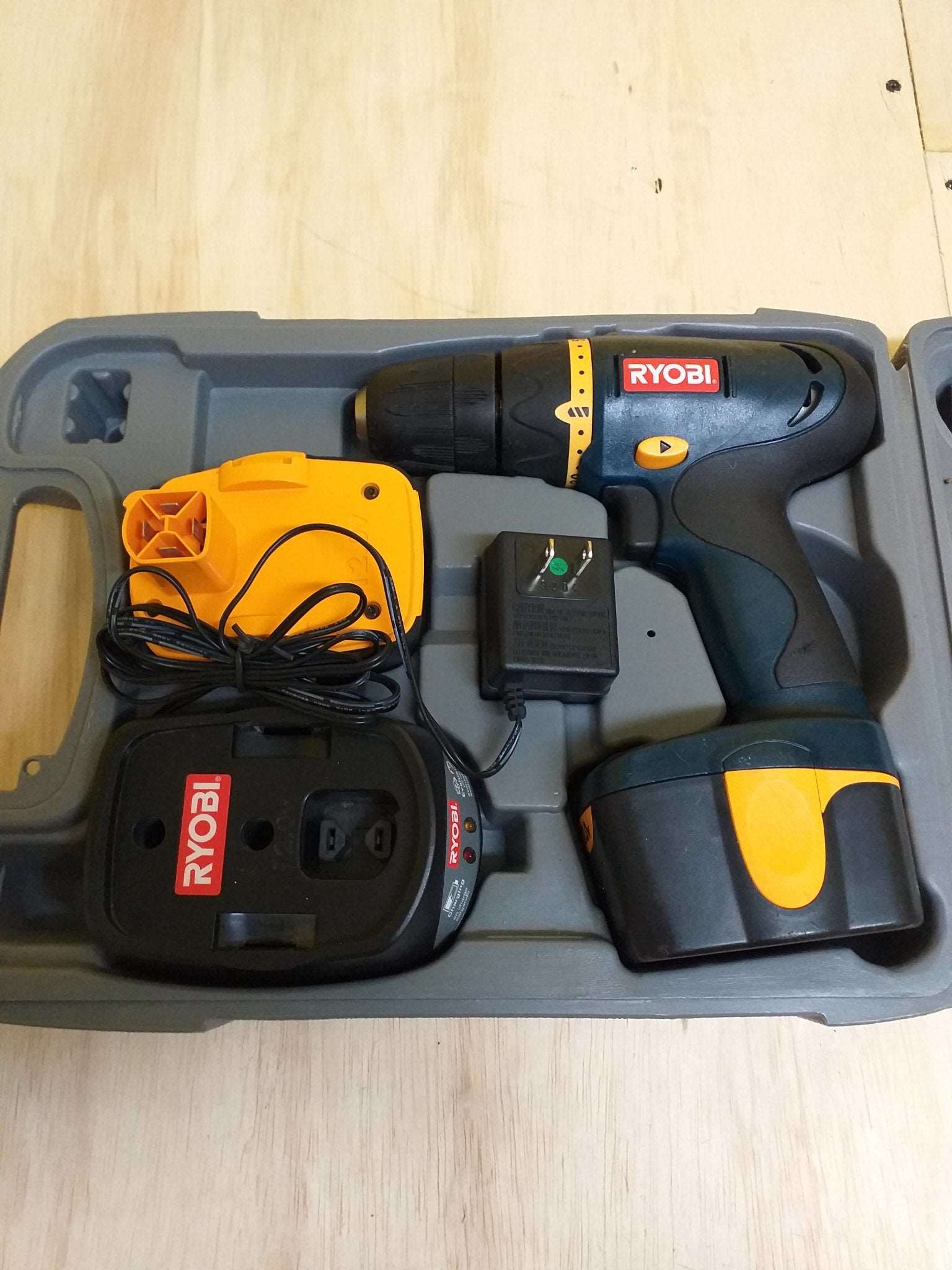 Taladro Atornillador Ryobi